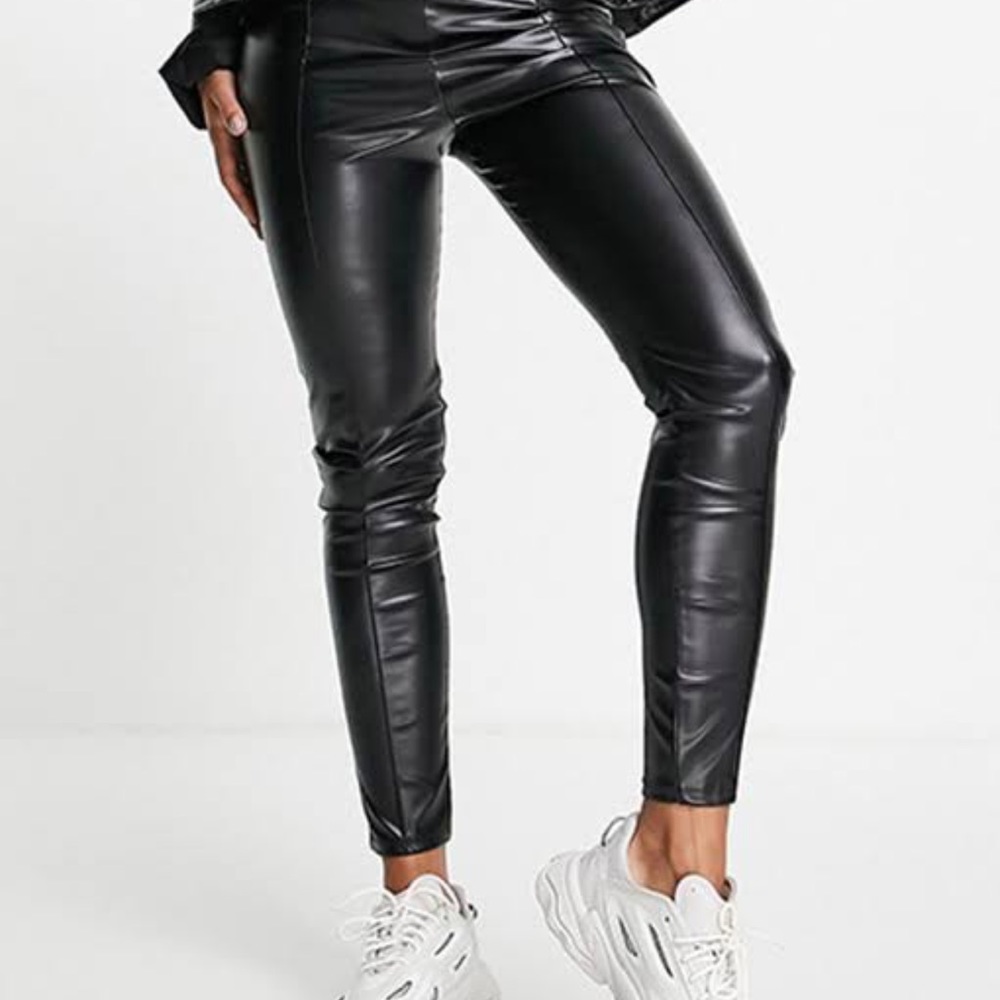 Faux-Leather Pull-On Woman’s Pants,Ankle,New with Tag 🏷